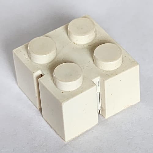 Brick 2 x 2 without Bottom Tubes, Slotted (with 2 slots, right)