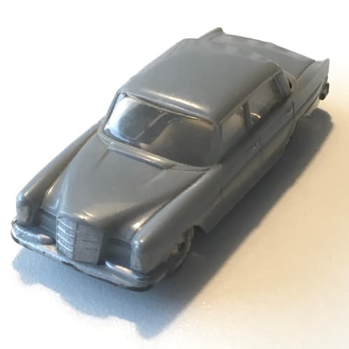 HO Scale Mercedes 220S