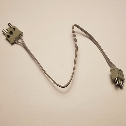 Wire with 2-Prong Connectors, 12V / 4.5V 28L