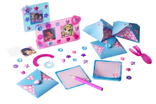 Friendship Frames and Notes