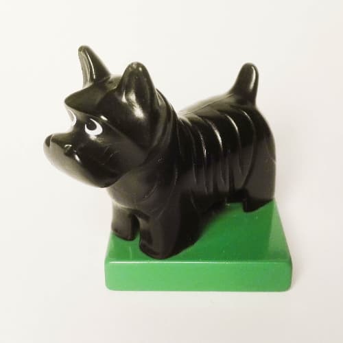 Duplo Animal Dog, Scottish Terrier / Scottie on Green Base