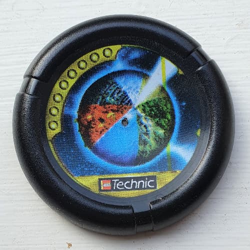 Large Figure Throwing Disk, Millennia / Jet / Judge, 8 Pips, Multi-color Sectioned Globe Print