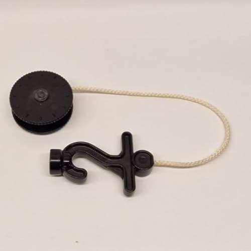 Duplo Winch Drum Narrow with White String and Black Thick Hook with Stud Case and Horizontal Bar