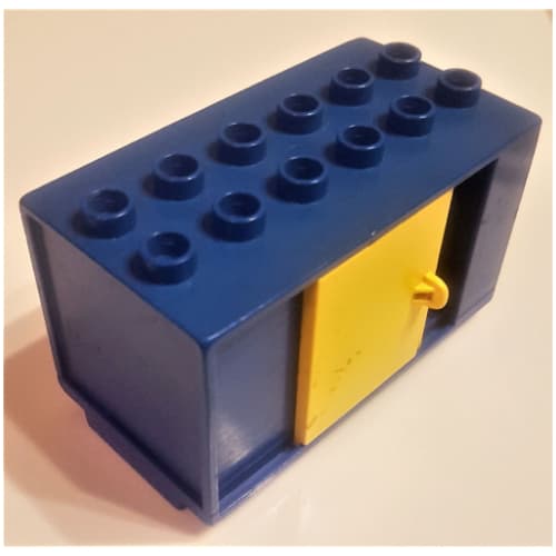 Duplo Vehicle Container 6 x 3 with Yellow Sliding Door and Two Round Yellow Arrows Pointing Left to Right Print
