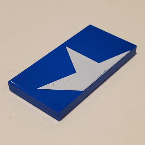 Tile 2 x 4 with Half White Star print