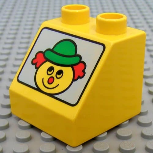 Duplo Brick 2 x 2 Slope 45° with Clown Print
