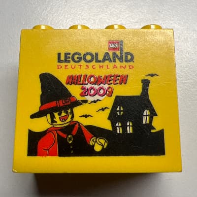 Brick 2 x 4 x 3 with 'LEGOLAND Deutschland Halloween 2009' Print