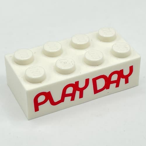 Brick 2 x 4 with 'PLAY DAY' Print