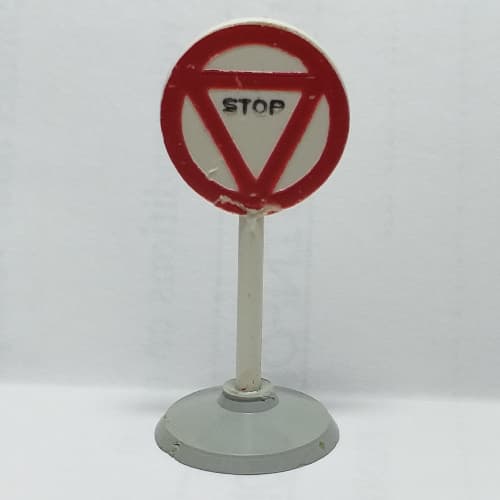 Road Sign Old Round with White Arrow Right Print & Type 1 Base