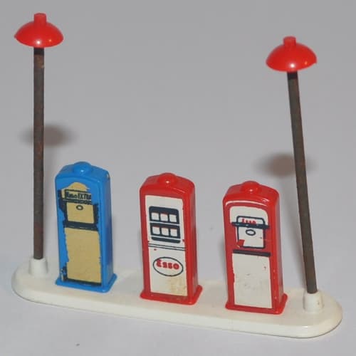 HO Scale Accessory Petrol Pumps Esso